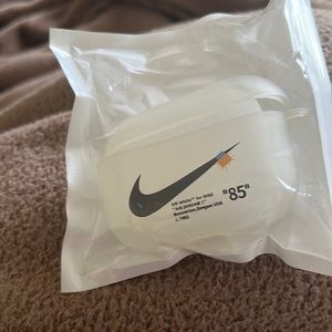 off white Nike AirPod Pro case